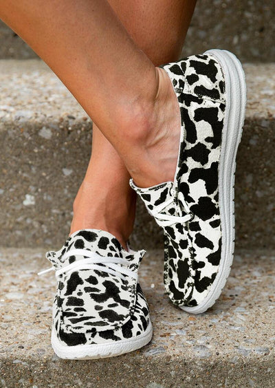 Cow Print Lace Up Round Toe Flat Sneakers - Sprechic